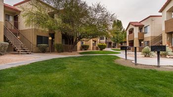 Cantera outside view with barbeque area